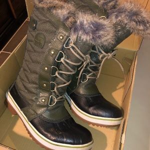 Sorel Tofino II Boots (size 8.5)
